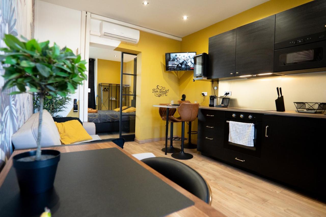 Capsule Premium Balneo & Home Cinema Valenciennes Exterior foto